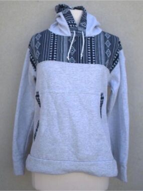 Women's Light Gray Hoodie Sweater with Geometric Accent